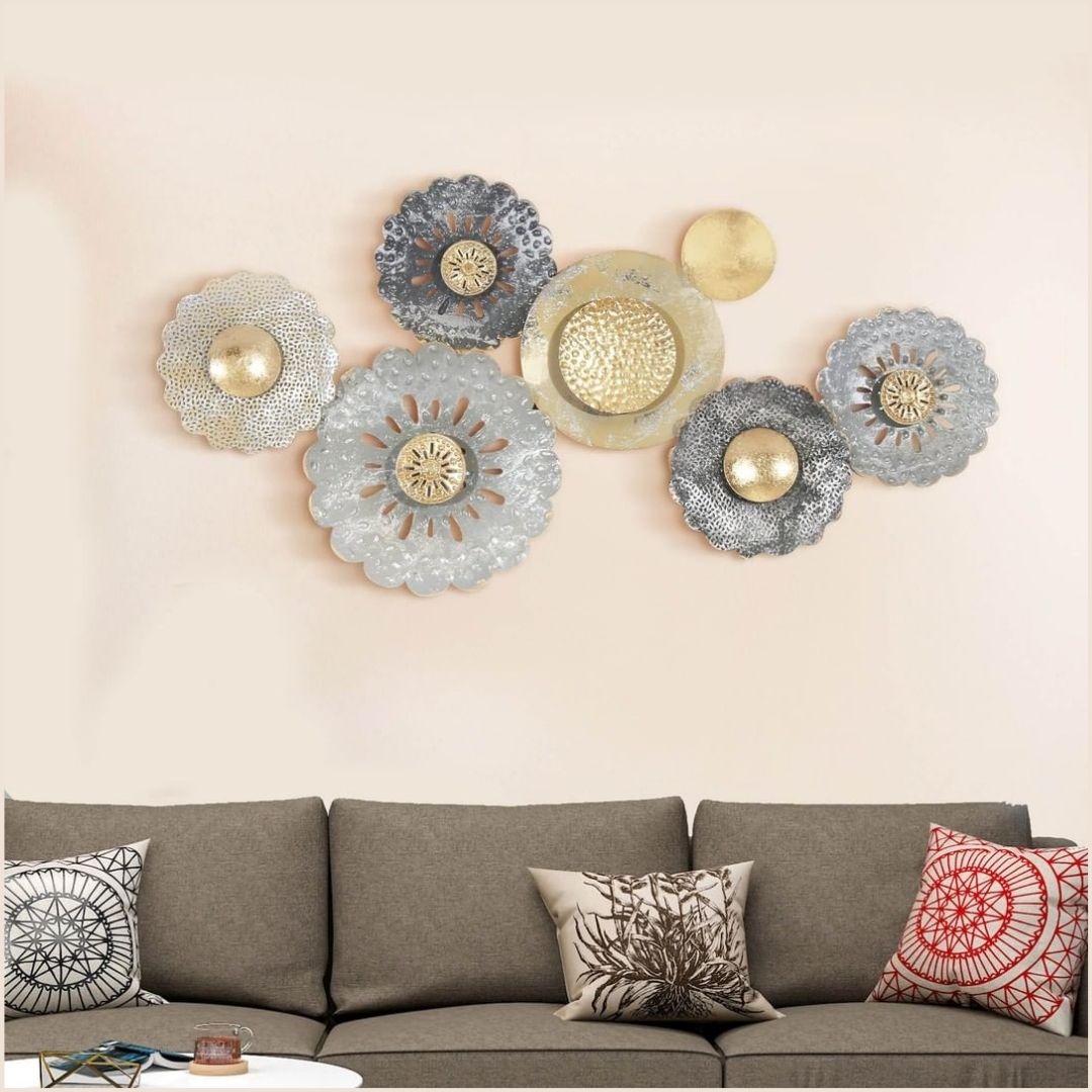 7 Round Metal Leaf Wall Art (35.5 x 18 Inches)