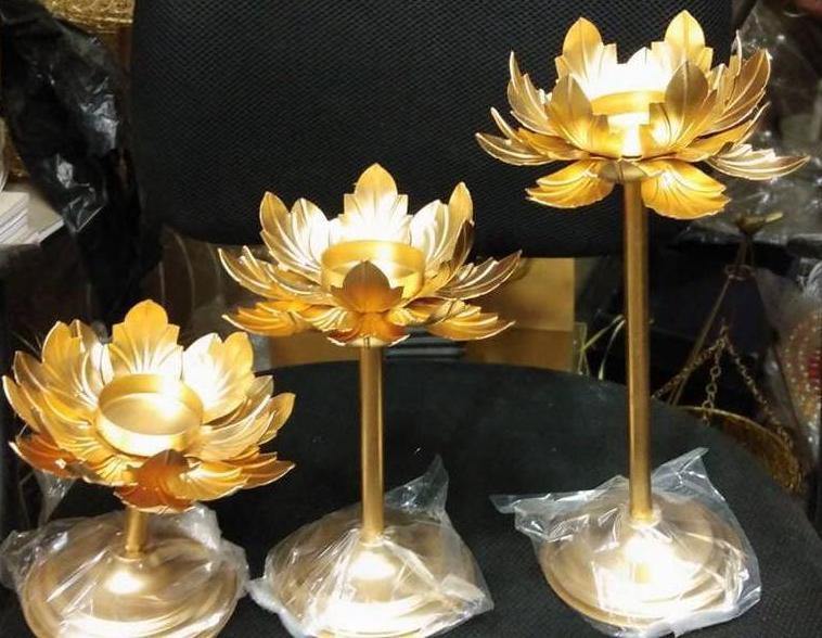 Designer Lotus Stand Set (10, 8, 6 Inches)