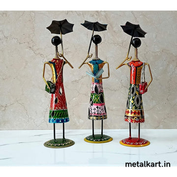 Metallic Multicolored 3 ladies with leaf-shaped Umbrella Table décor (11*3*3 Inches)