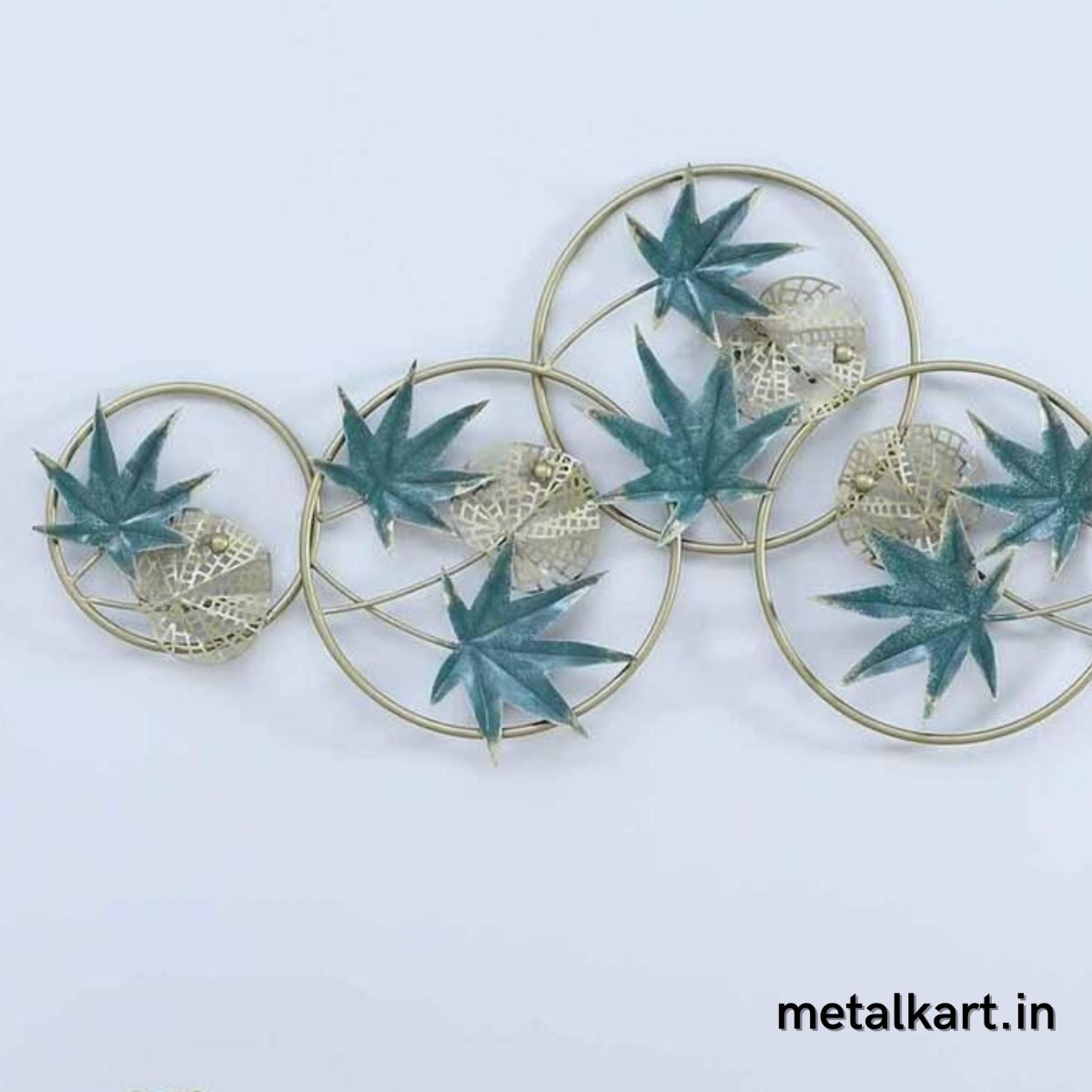 Metallic Rings with Tulip Flowers (50 x 22 Inches)
