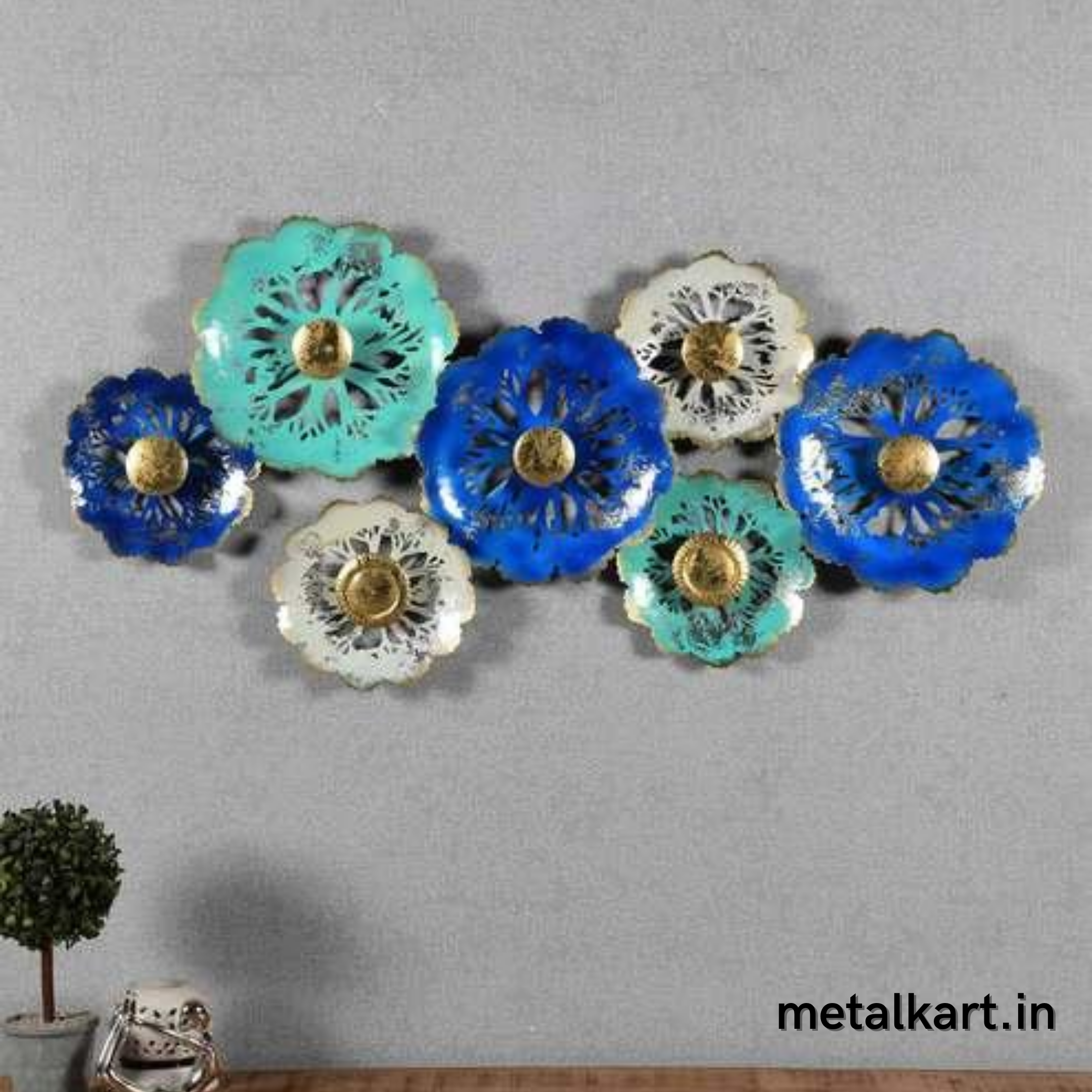 Metallic Blooming Blue Thematic Plates (40 x 20 Inches)