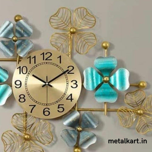 Big Clover Circled Metallic Wall Watch (33 x 23 Inches)