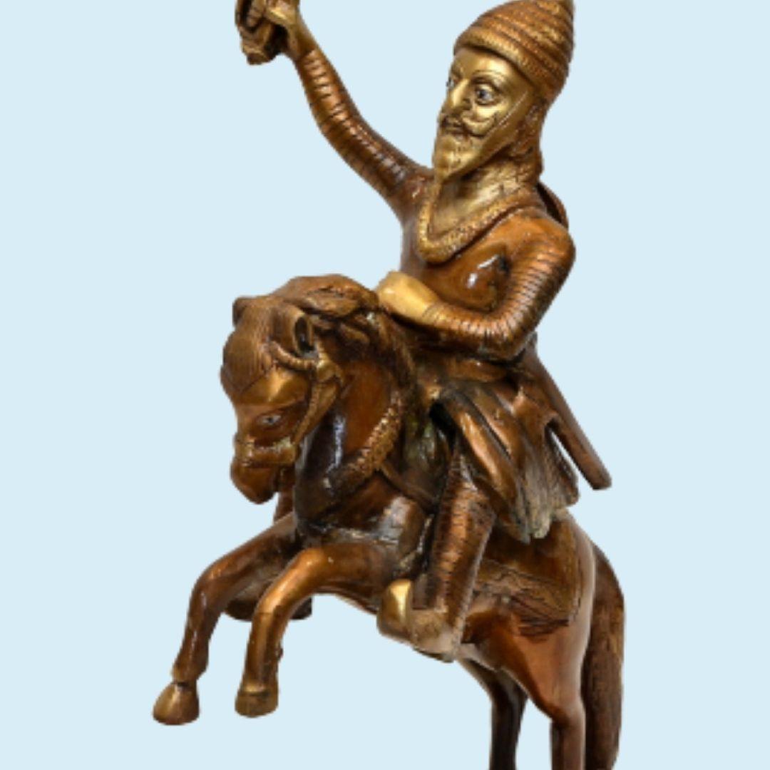 Brass Shivaji Maharaj (H 14 Inches, Weight 4.5 Kg)