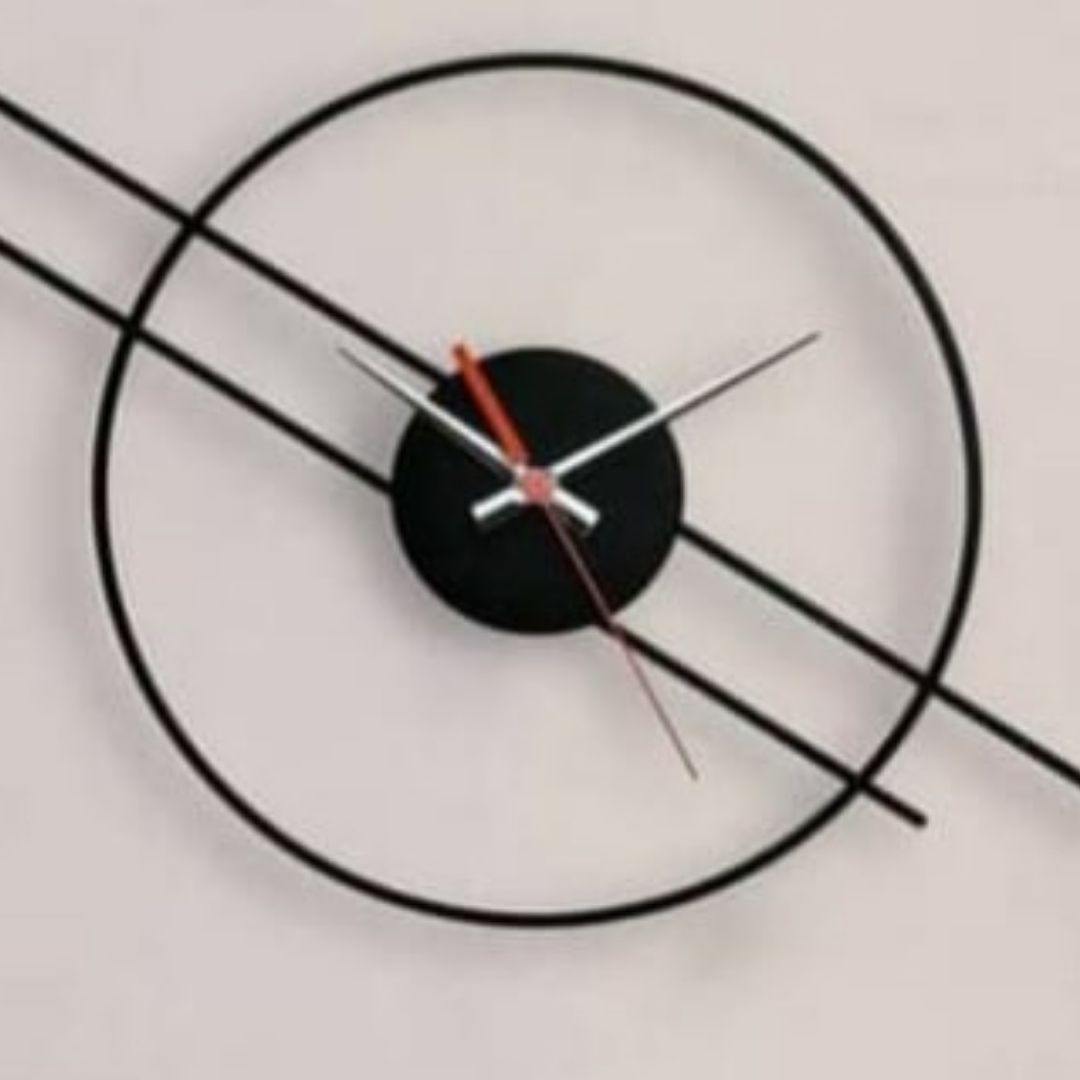 Designer Metallic Parellal lines circle wall clock (24 Inches)