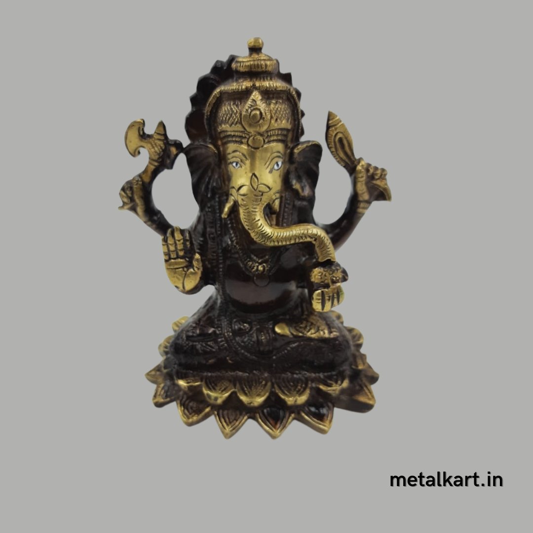 Kamal Aseen Ganpati (Weight 1300 gms, Height 4.5 Inches)
