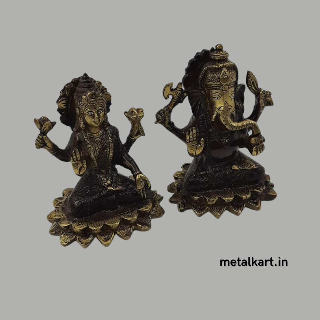 Kamal Aseen Lakshmi Ganesh Ji (Weight 2375 gms., Height 4.5 Inches)