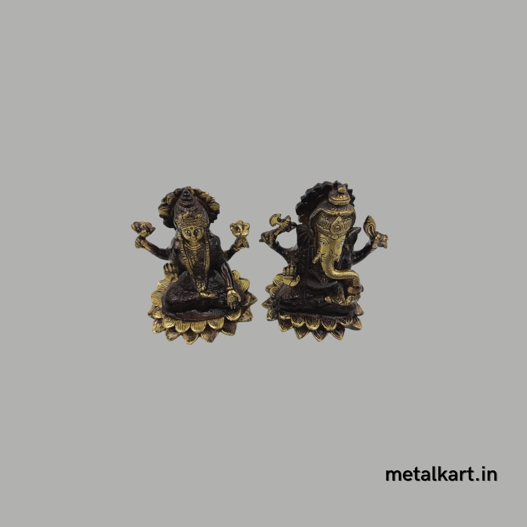 Kamal Aseen Lakshmi Ganesh Ji (Weight 2375 gms., Height 4.5 Inches)