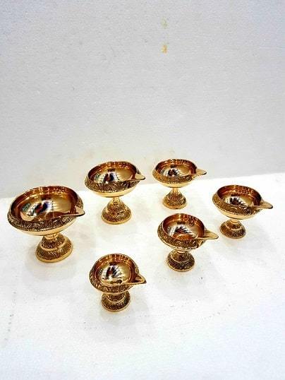 Kuber Deep Stand Pendi (Brass)