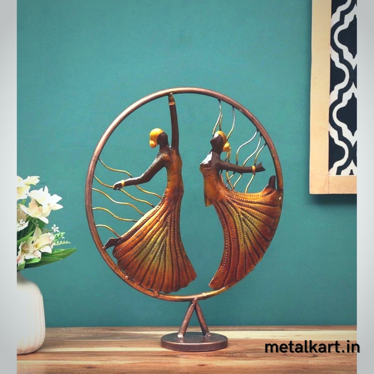 Metalkart Special 2 Ladies performing Dance in a Ring Table décor (19*16*05 Inches)