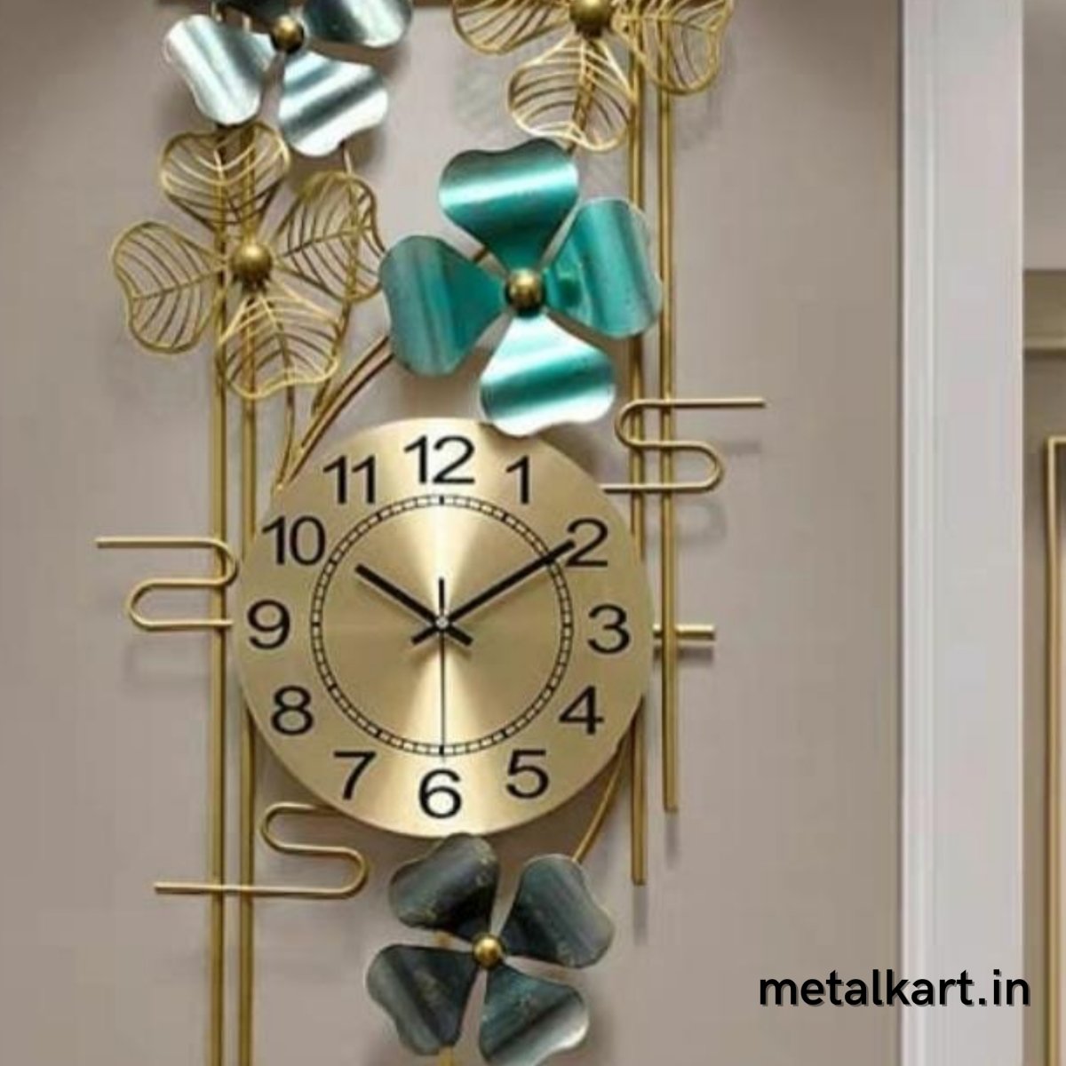 Metalkart Vertical Clover Wall Clock (25 x 20 Inches)