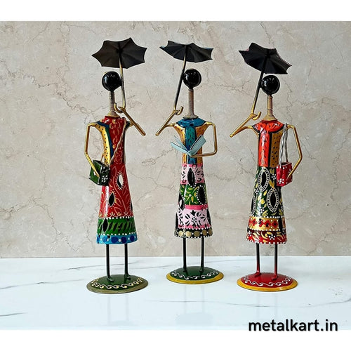 Metallic Multicolored 3 ladies with leaf-shaped Umbrella Table décor (11*3*3 Inches)