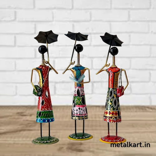 Metallic Multicolored 3 ladies with leaf-shaped Umbrella Table décor (11*3*3 Inches)