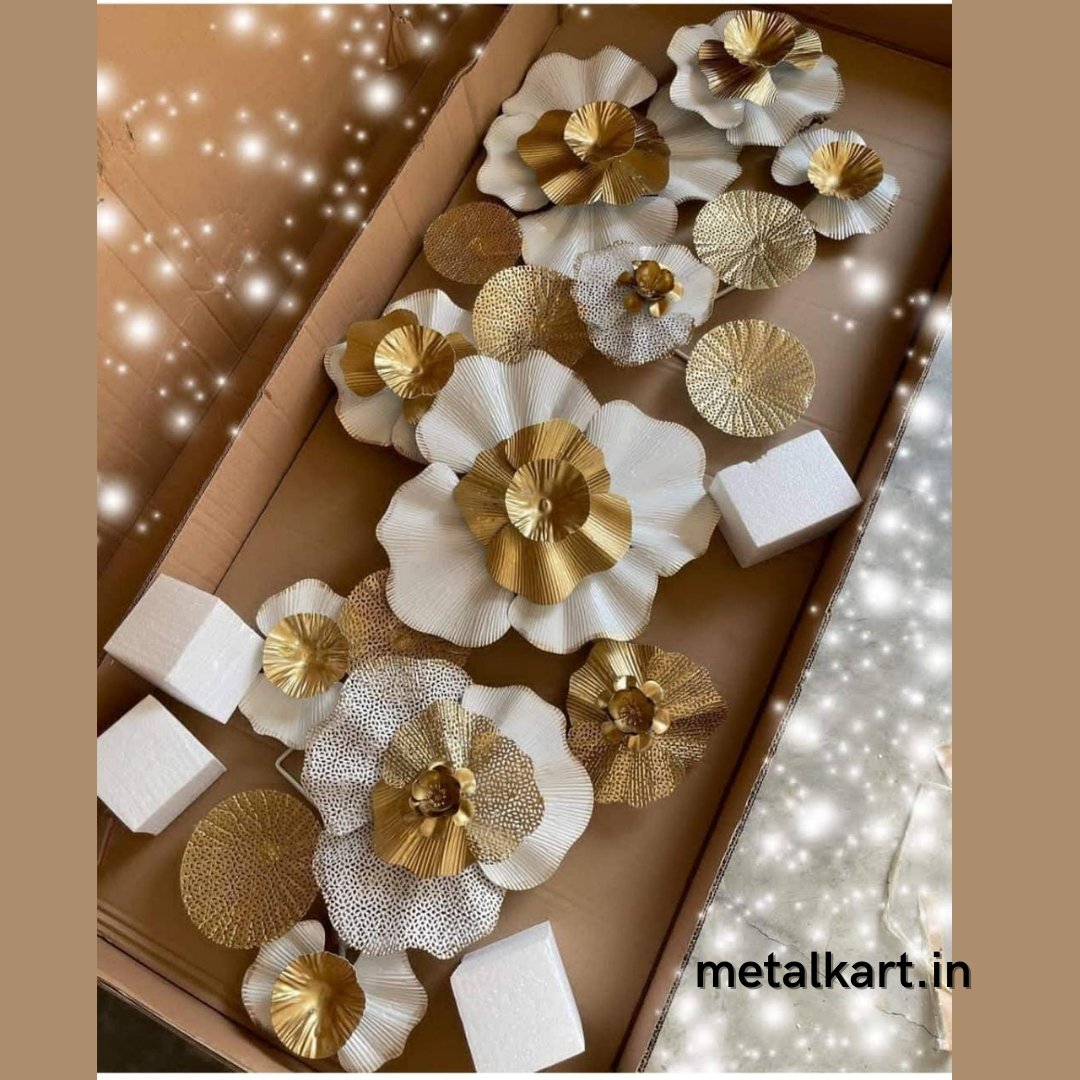 Metallic Santa wall design (55 x 25 Inches)