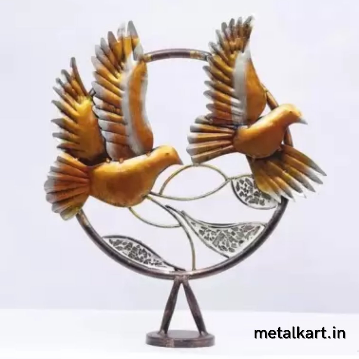Metallic Suiter of 2 Flying Birds Ring Table décor (18*16 Inches approx)
