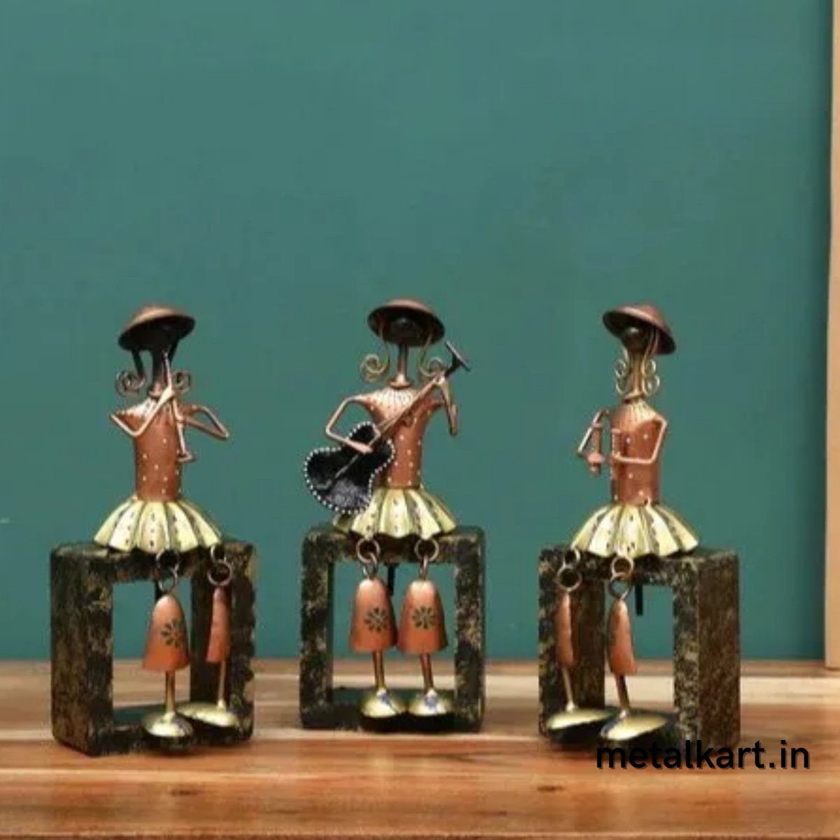 MUSICAL PERFORMANCE BY ALL GIRLS BAND (SET OF 3)
